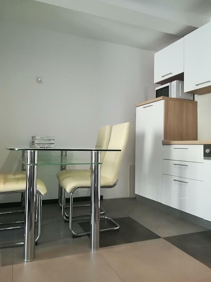 Apartman Brzovic أوميس المظهر الخارجي الصورة